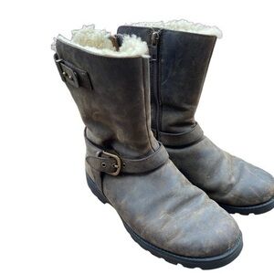 UGG brown leather boots size 7